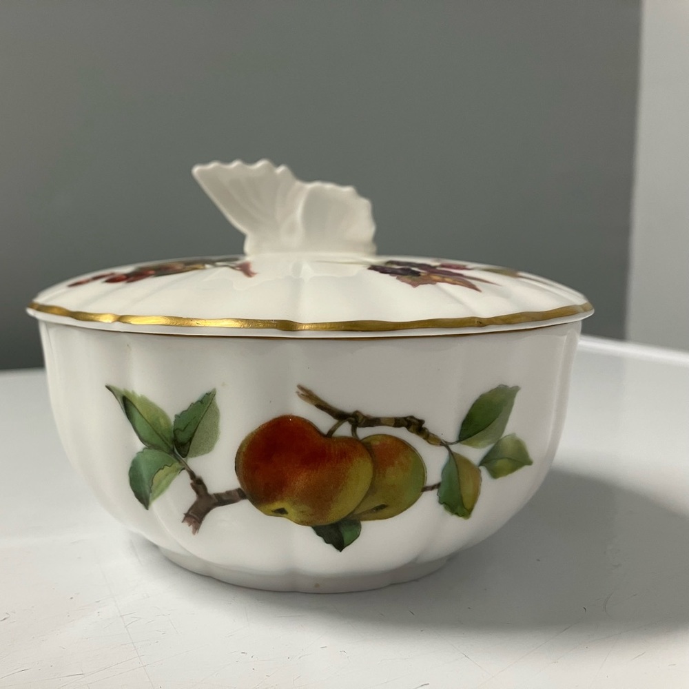 Royal worcester Arden sugar bowl with butterfly finial
